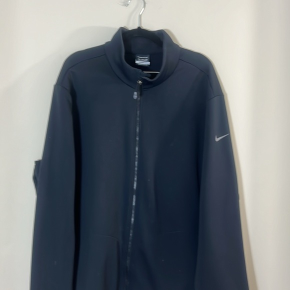 Nike Golf Black Therma-Fit Full Zipper Jacket with White Swoosh & Side Pockets - Picture 3 of 9